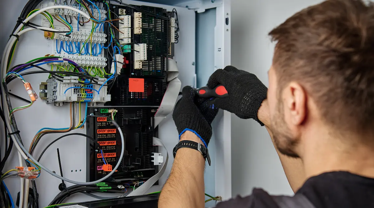 Seyhan 2000 Evler Elektrikçi